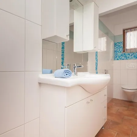 Villa Mirjana In Banjole Villa *